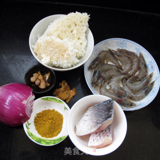 姜黄炒海鲜饭的做法步骤：1