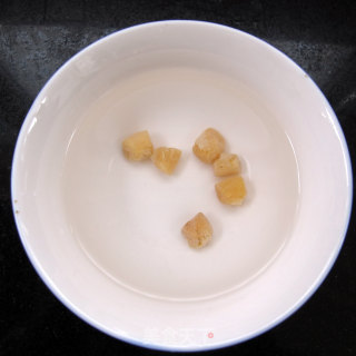 姜黄炒海鲜饭的做法步骤：2