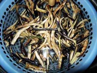 茄子干炒肉的做法步骤：3