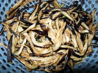 茄子干炒肉的做法步骤：4
