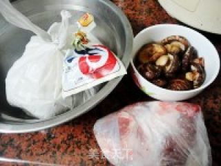 香菇猪肉包子的做法步骤：1