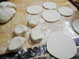 香菇猪肉包子的做法步骤：10