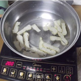 鱼片虾皮紫菜汤的做法步骤：5