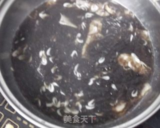 鱼片虾皮紫菜汤的做法步骤：7