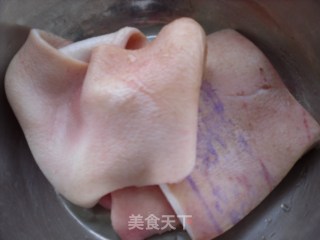 辣椒猪皮的做法步骤：1