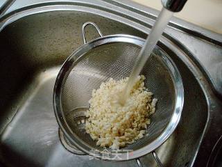 家庭制作“避风塘炒虾”的做法步骤：3