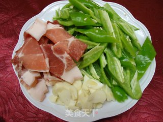 辣椒炒肉的做法步骤：4