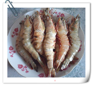 炸虾串的做法步骤：1