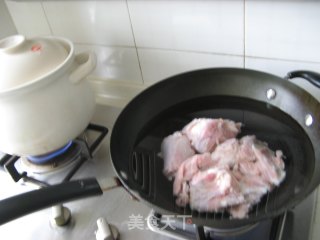 汤煲篇——【白菜粉丝羊肉汤】的做法步骤：1