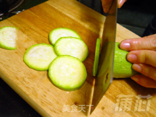 玉米猪肉丸的做法步骤：4