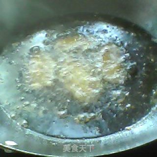 油炸鸡翅的做法步骤：2