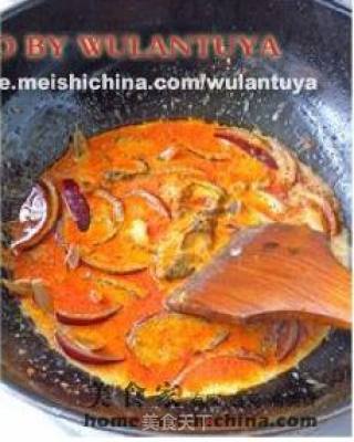 【红咖喱鲜虾豆腐】的做法步骤：4