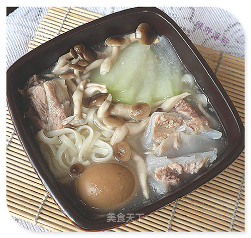 蟹味菇冬瓜面的做法