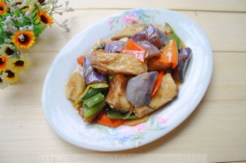 茄子焖鲩鱼的做法