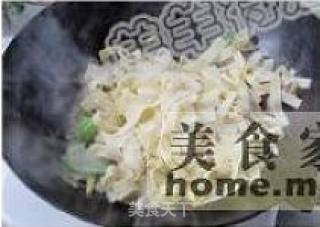 【家常尖椒豆腐皮】的做法步骤：8