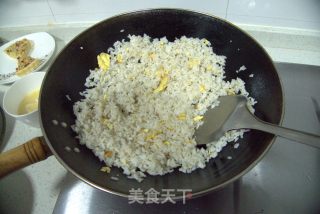牛肉鲜虾五彩焗饭的做法步骤：5