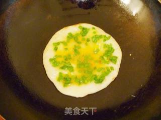 【简单制作的花样饼】简单也好吃----韭菜鸡蛋烙饼的做法步骤：10