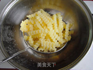 香辣薯条—全家齐分享的做法步骤：6