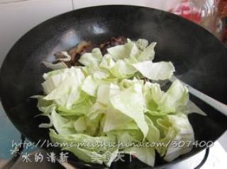 包菜腊肉干锅的做法步骤：8