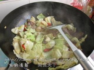 包菜腊肉干锅的做法步骤：9