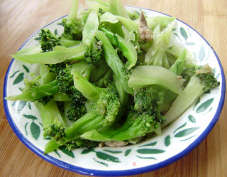 家常菜----西兰花炒肉的做法步骤：7