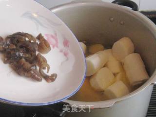 海参山药草鸡汤的做法步骤：8