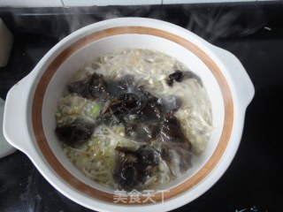 冬季暖身菜——羊肉粉丝煲的做法步骤：3