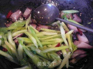 腊肉香芹的做法步骤：5