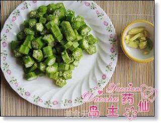 北风寒意浓——秋葵豆腐大酱汤的做法步骤：1