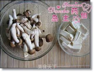北风寒意浓——秋葵豆腐大酱汤的做法步骤：2