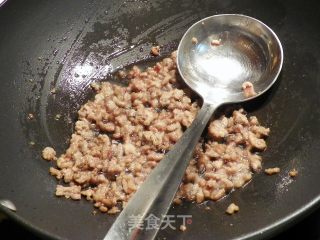 五彩蛋白肉末的做法步骤：2