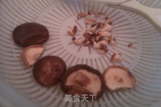 冬菇甜梅菜蒸肉饼的做法步骤：1