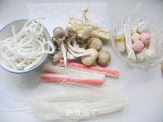 菌汤双粉鱼丸的做法步骤：1