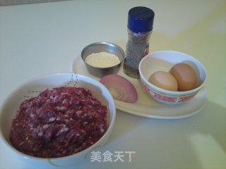 香煎牛肉饼的做法步骤：1