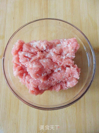 【健康无油版的黄金饺子】自制鲜肉蛋饺的做法步骤：2