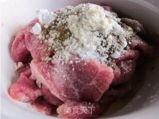 孜然牛肉的做法步骤：1