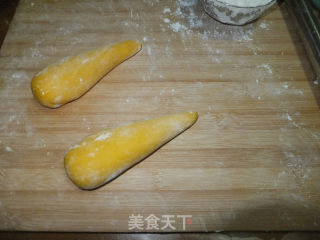 南瓜金牛角的做法步骤：1
