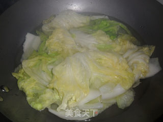白菜虾皮鸡蛋饺子的做法步骤：3