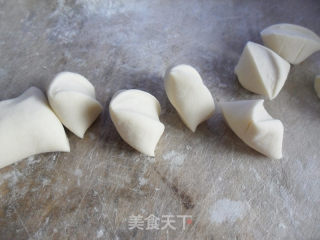 白菜虾皮鸡蛋饺子的做法步骤：7