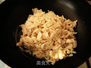 剩肉皮的好去处——猪油and猪皮的做法步骤：4