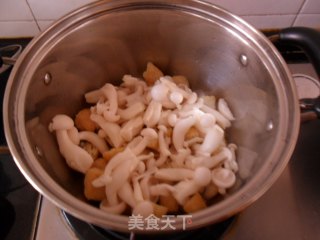 白玉菌菇豆果汤的做法步骤：3