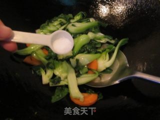 鲜蔬鱼丸汤的做法步骤：6