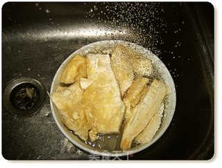 天地万物，相生相克——榴莲壳煲鸡汤的做法步骤：1
