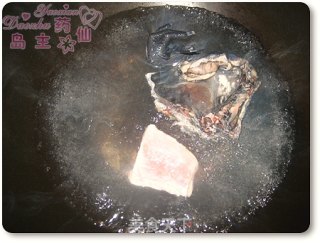 酒与汤，热闹过后寂寞空洞&安静沉淀——灵芝党参炖乌鸡的做法步骤：1