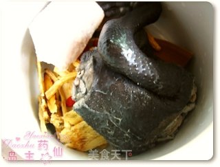 酒与汤，热闹过后寂寞空洞&安静沉淀——灵芝党参炖乌鸡的做法步骤：4