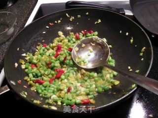 酸黄瓜四季豆炒肉末的做法步骤：6