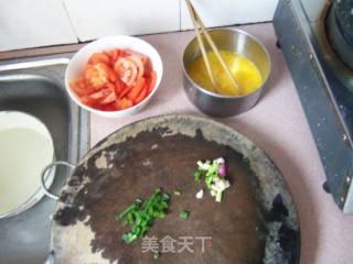 西红柿炒鸡蛋的做法步骤：2