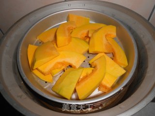元宝饺子的做法步骤：1