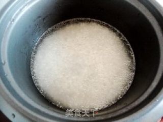 榨菜腊肠饭的做法步骤：2