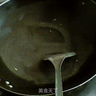 盐炒花生的做法步骤：1